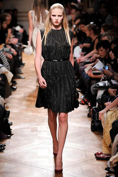Look 27